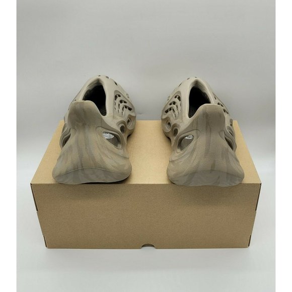 Adidas Yeezy Foam RNNR 'Stone Sage' GX4472 - Picture 5 of 9